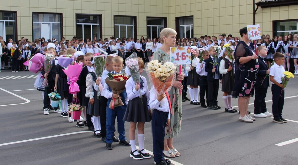 В школах Красногорского района  в День знаний прошли торжественные линейки